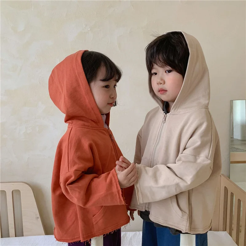 Autumn new children unisex solid color hooded sweatshirts Korean style Boys and girls cotton loose zipper hoodies
Autumn new children unisex solid color hooded sweatshirts Korean style Boys and girls cotton loose zipper hoodies