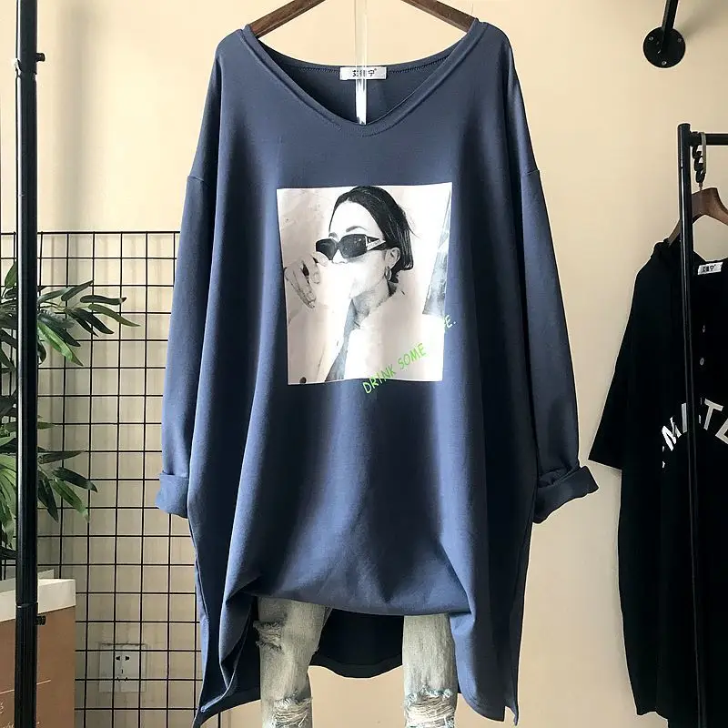 Autumn and Winter New Style Plus Size Women's Loose Versatile Mid-length T-shirt V-neck Printing Long-sleeved Bottoming Shirt 
Autumn and Winter New Style Plus Size Women's Loose Versatile Mid-length T-shirt V-neck Printing Long-sleeved Bottoming Shirt