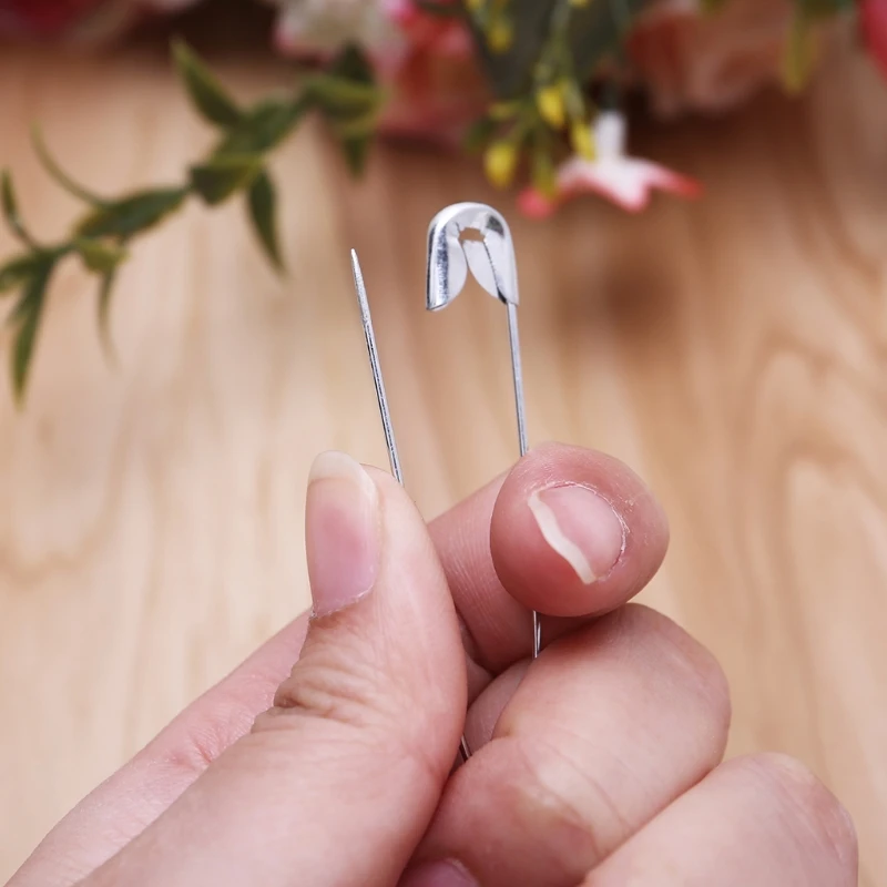 7 Sizes Assorted Safety Pins Rust-Resistant Metal Clips Brooch DIY Sewing Tools Apparel Accessories With Box
7 Sizes Assorted Safety Pins Rust-Resistant Metal Clips Brooch DIY Sewing Tools Apparel Accessories With Box