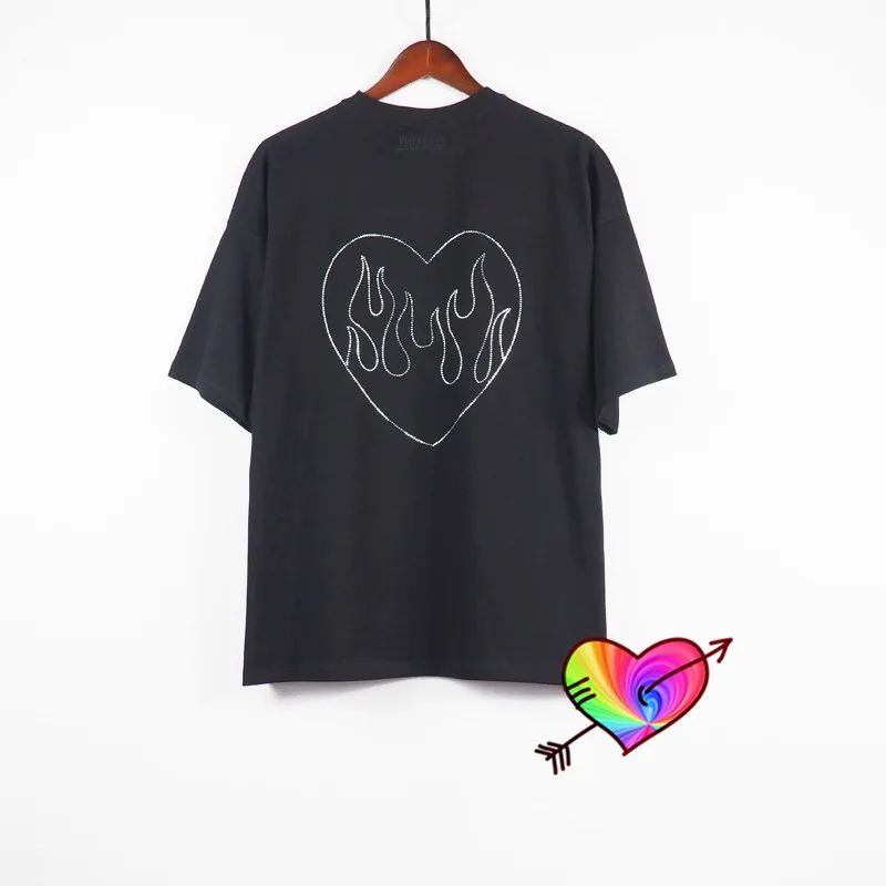 2021 Vetements Rhinestone T-shirt Men Women Back Bling Heart Flame Logo Vetements Tee High Quality VTM Tops Short Sleeve 
2021 Vetements Rhinestone T-shirt Men Women Back Bling Heart Flame Logo Vetements Tee High Quality VTM Tops Short Sleeve