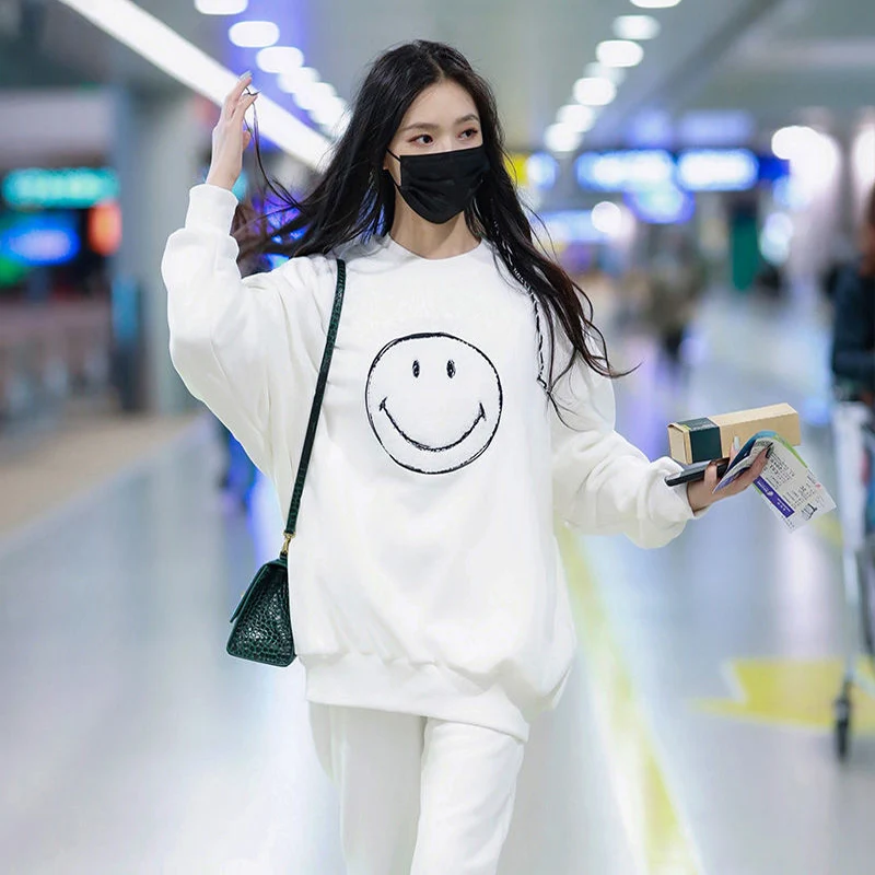 Толстовки с принтом улыбки плюс бархатный Свободный свитшот женский корейский Тонкий Топ Студенческая куртка осень зима пуловеры H682
Толстовки с принтом улыбки плюс бархатный Свободный свитшот женский корейский Тонкий Топ Студенческая куртка осень зима пуловеры H682