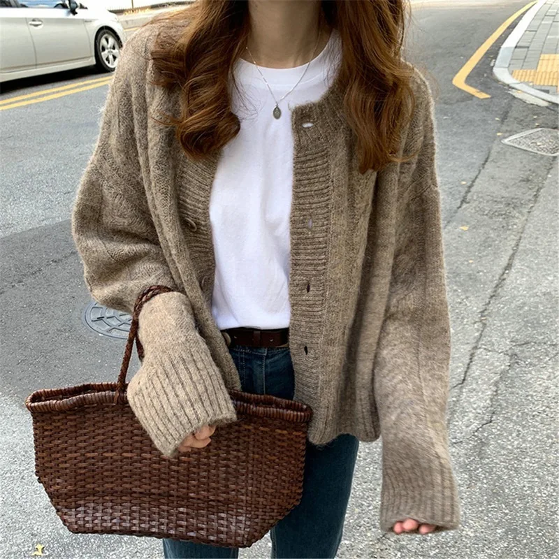 Cardigan Women Sweater Solid Korean Outwears Single Breasted Knitted Spring Autumn 2021 Clothes Long Sleeve Fashion Top
Cardigan Women Sweater Solid Korean Outwears Single Breasted Knitted Spring Autumn 2021 Clothes Long Sleeve Fashion Top