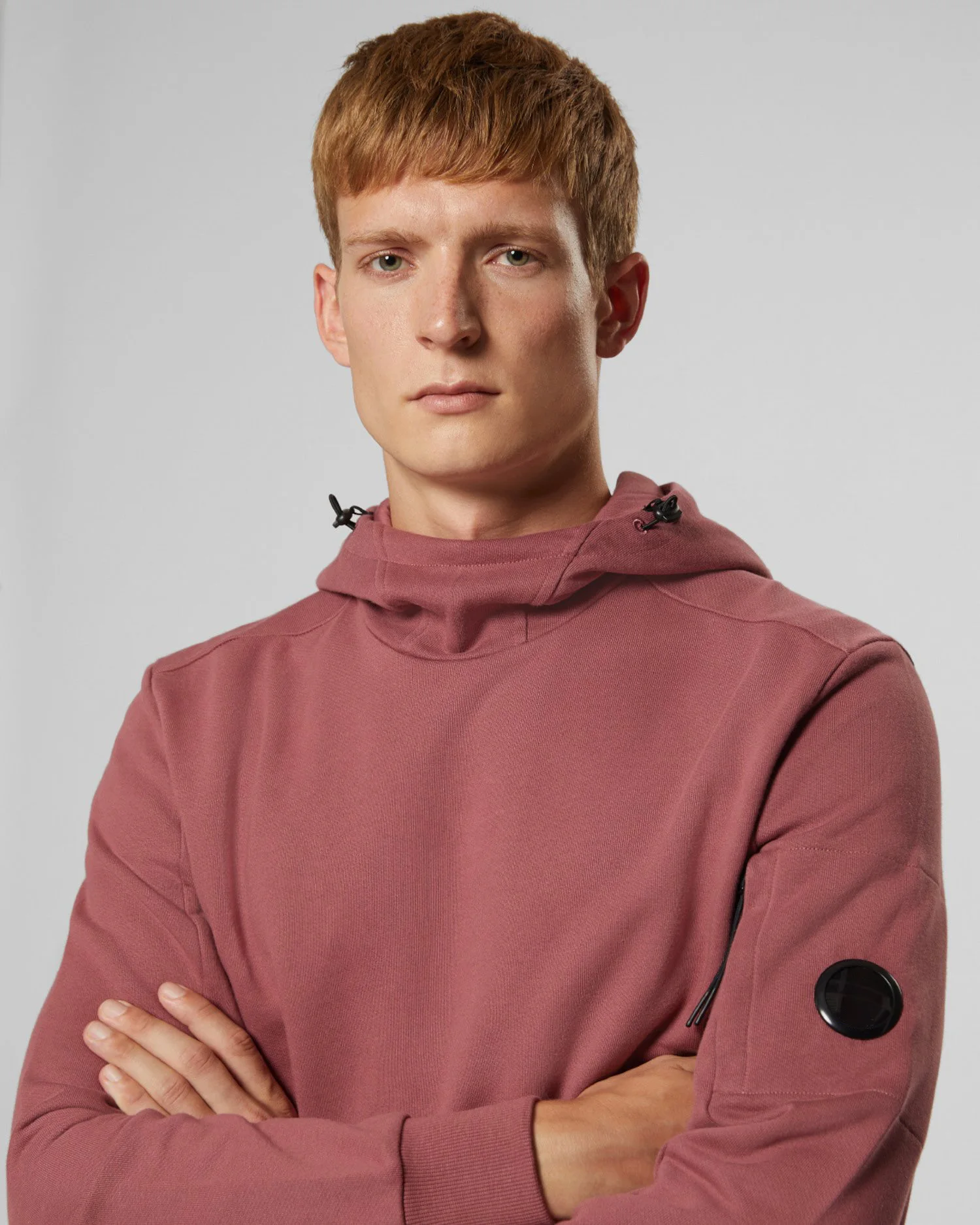 Весенняя мужская толстовка с капюшоном в стиле инструментов
Весенняя мужская толстовка с капюшоном в стиле инструментов