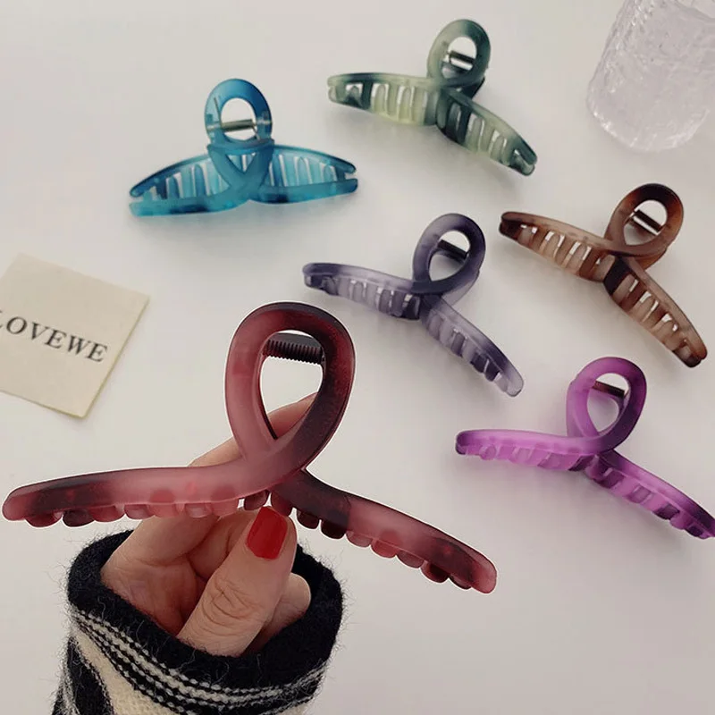 Oversized 13cm Solid Color Frosted Cross-grabbing Clip Simple Temperament Hairpin The Back The Head Claw Clip Hair Accessories
Oversized 13cm Solid Color Frosted Cross-grabbing Clip Simple Temperament Hairpin The Back The Head Claw Clip Hair Accessories