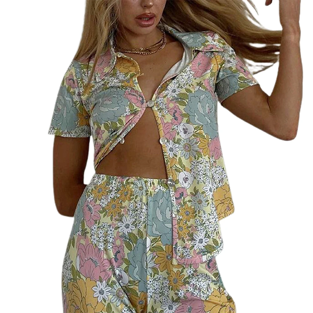 Vintage Floral Print Y2K Button Up Tshirts Streetwear Korean Fashion Cute Casual Tops Summer Korean Sweet Outfits
Vintage Floral Print Y2K Button Up Tshirts Streetwear Korean Fashion Cute Casual Tops Summer Korean Sweet Outfits