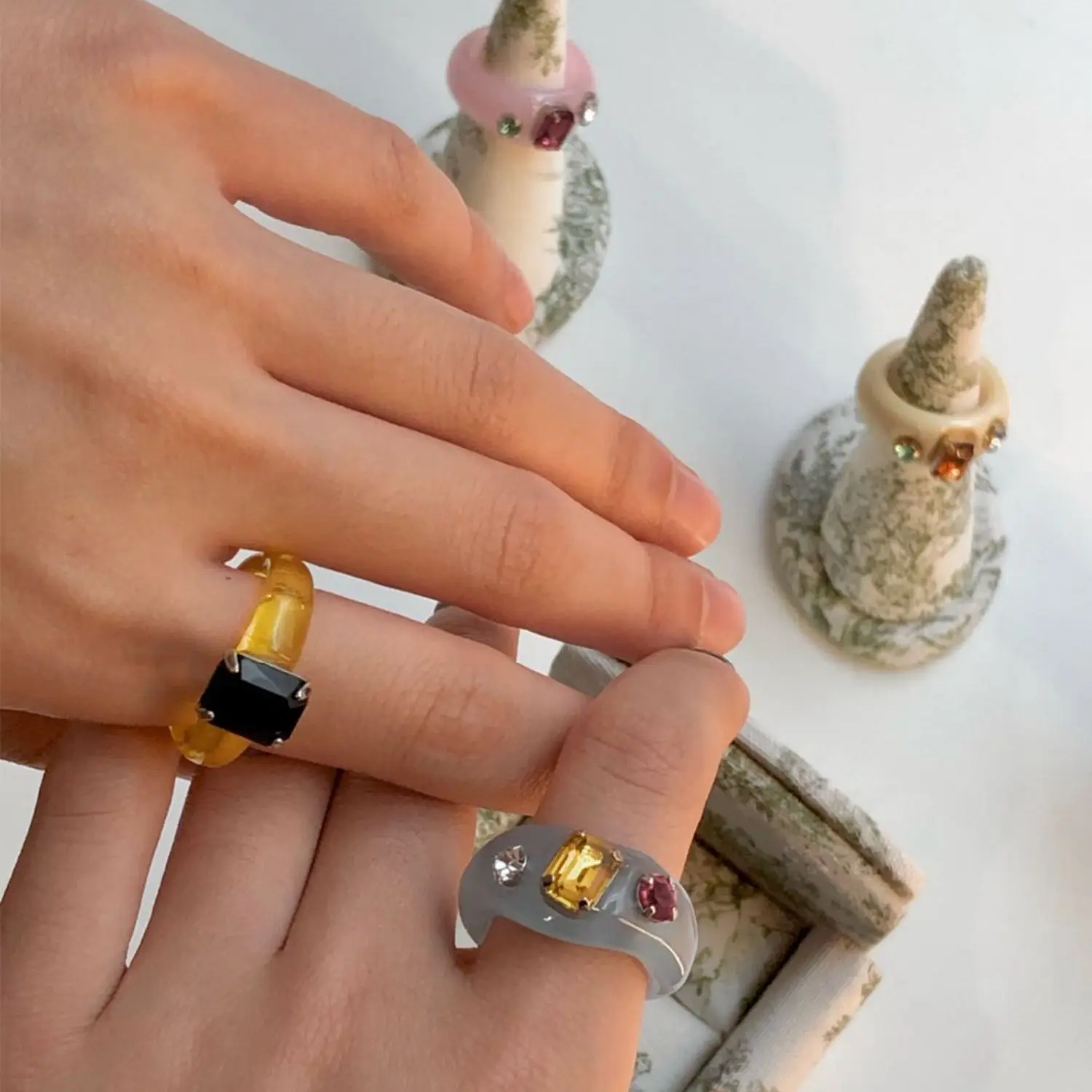 Korean Geometric Rhinestone Acrylic Resin Rings For Women Colourful Transparent Irregular Finger Ring Girl Party Jewelry Gifts
Korean Geometric Rhinestone Acrylic Resin Rings For Women Colourful Transparent Irregular Finger Ring Girl Party Jewelry Gifts