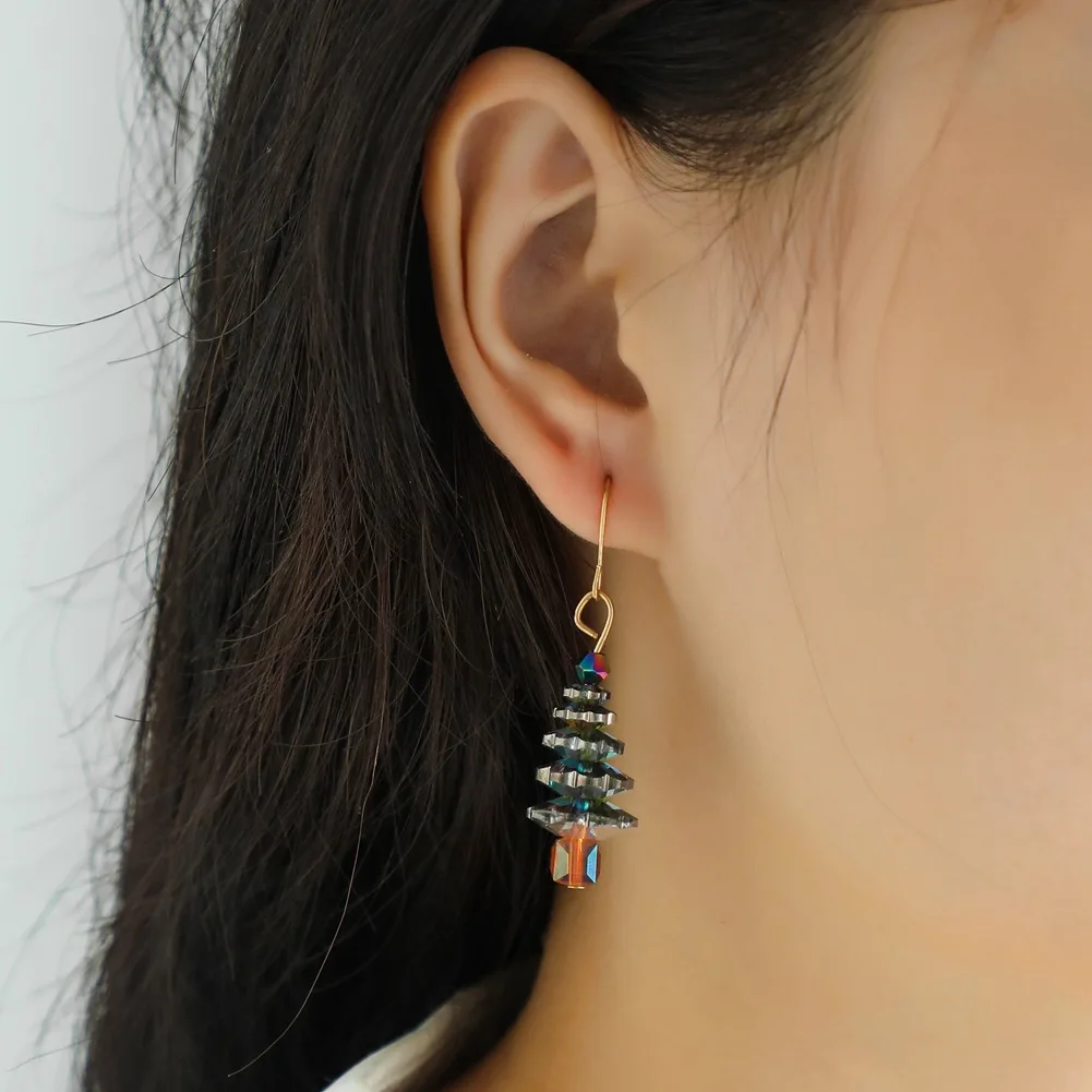 Temperament Crystal Colorful Christmas Tree Earrings Simple Holiday Beautiful Gift Earrings Factory Wholesale Party Jewelry
Temperament Crystal Colorful Christmas Tree Earrings Simple Holiday Beautiful Gift Earrings Factory Wholesale Party Jewelry