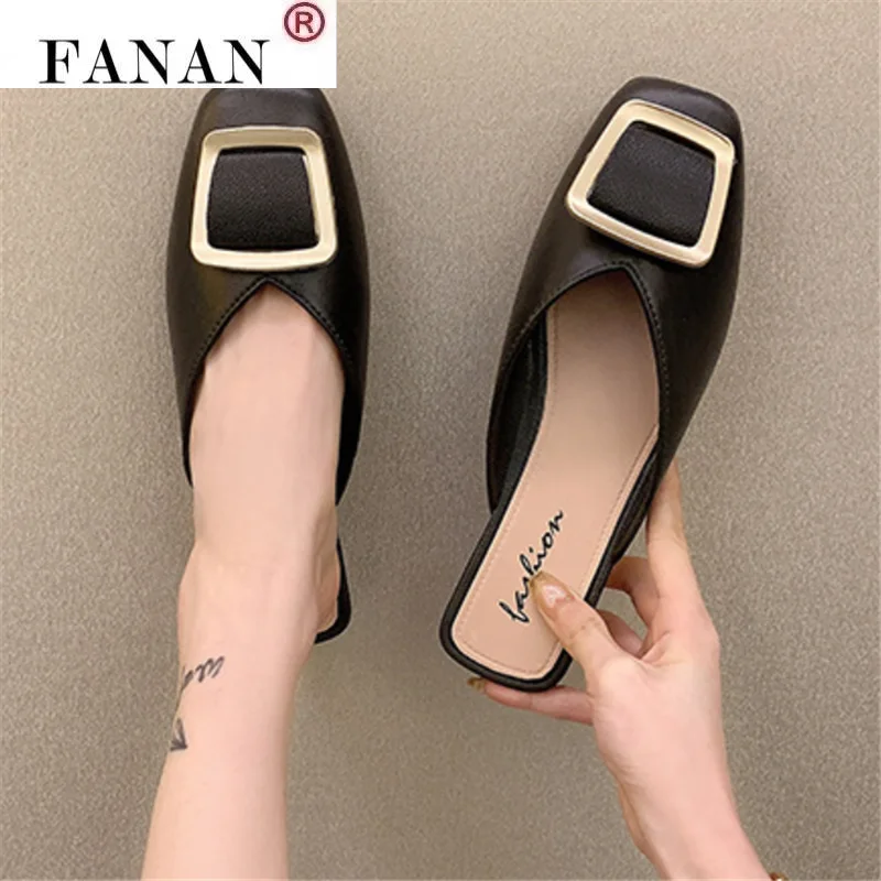 2021 Summer New Women Flat Half Slippers Fashion Comfortable Square Head Casual Women Shoes Outdoor Leather Women Beach Slippers
2021 Summer New Women Flat Half Slippers Fashion Comfortable Square Head Casual Women Shoes Outdoor Leather Women Beach Slippers