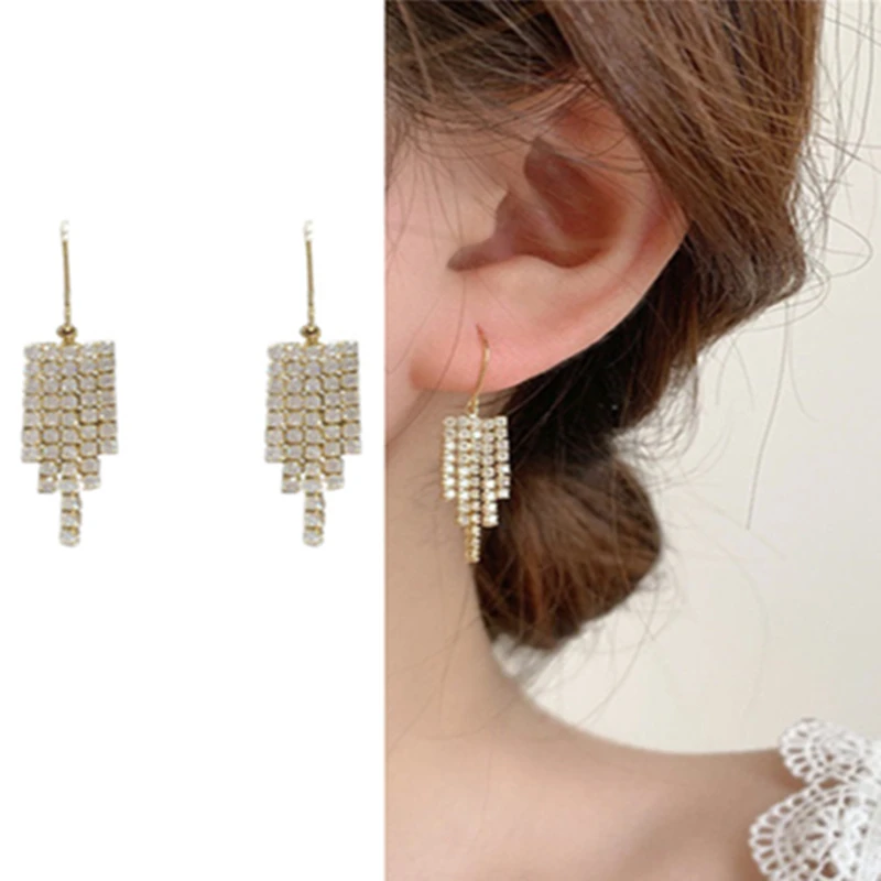 Корейские модные новые модные простые серьги с кисточками темпераментные популярные классические геометрические красивые изысканные жен...
Корейские модные новые модные простые серьги с кисточками темпераментные популярные классические геометрические красивые изысканные жен...