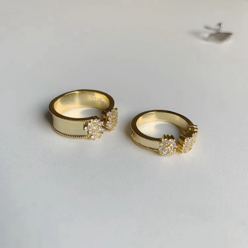 Korean New Fashion Delicate Zircon Personality Gold Color Open Adjustable Rings For Women Girl Micro Pave Femmes Daily Rings
Korean New Fashion Delicate Zircon Personality Gold Color Open Adjustable Rings For Women Girl Micro Pave Femmes Daily Rings
