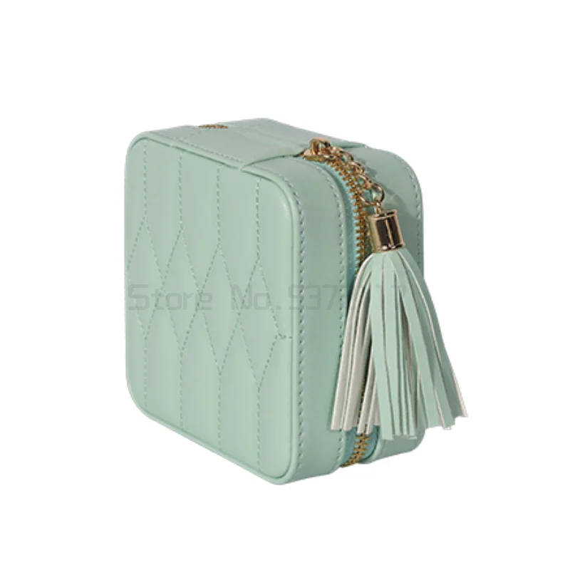 Large capacity high-grade jewelry storage box European exquisite portable Ring Earring Necklace storage box
Large capacity high-grade jewelry storage box European exquisite portable Ring Earring Necklace storage box