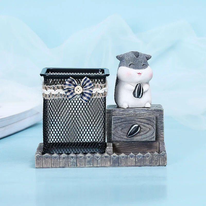 Metal Hollow Out Pen Holder Home Office Supplies Desk Accessories Desktop Sundry Goods Storage Tools Pencil Stationery Holder
Metal Hollow Out Pen Holder Home Office Supplies Desk Accessories Desktop Sundry Goods Storage Tools Pencil Stationery Holder