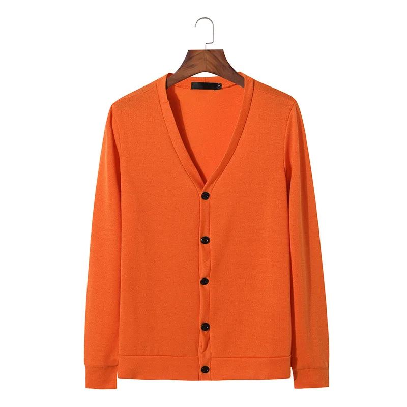 2021 Spring and Autumn New Men's Fashion Solid Color V-neck Cardigan Sweater Youth Casual Solid Color Sweater 
2021 Spring and Autumn New Men's Fashion Solid Color V-neck Cardigan Sweater Youth Casual Solid Color Sweater