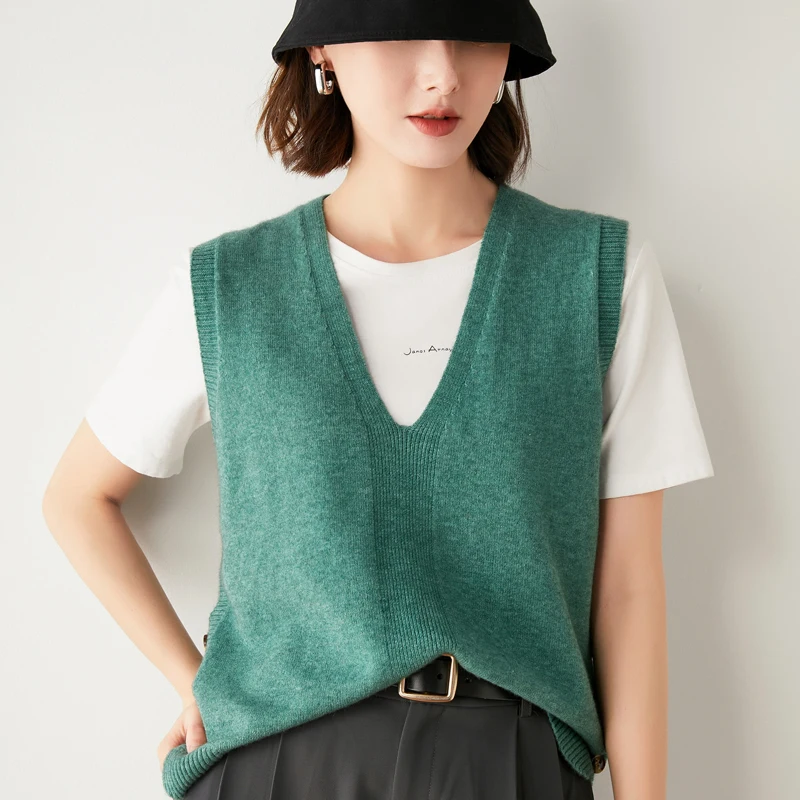 adohon 2021 woman Vest summer sweaters knitted Sleeveless Pullovers jumper High Quality Female knitwear V-neck cool comfortable
adohon 2021 woman Vest summer sweaters knitted Sleeveless Pullovers jumper High Quality Female knitwear V-neck cool comfortable