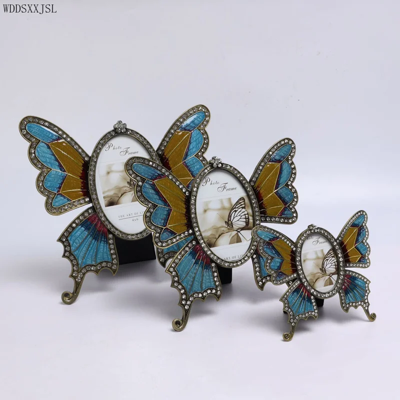 European retro electroplated metal photo frame decoration creative colorful butterfly living room desktop photo frame Ornaments
European retro electroplated metal photo frame decoration creative colorful butterfly living room desktop photo frame Ornaments