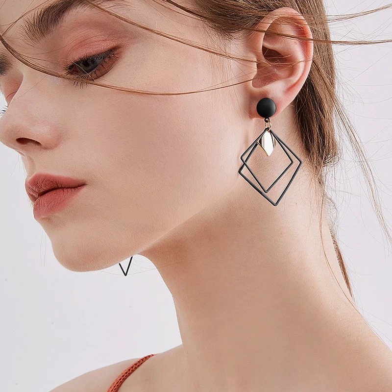 BLINLA New Fashion Korean Statement Hollow Drop Earrings for Women Vintage Geometric Square Wedding Hanging Earring 2019 Jewelry
BLINLA New Fashion Korean Statement Hollow Drop Earrings for Women Vintage Geometric Square Wedding Hanging Earring 2019 Jewelry