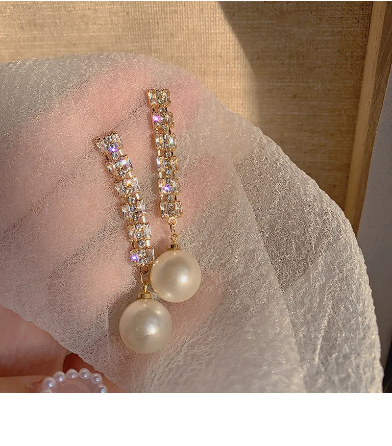2020 New Trend Crystal Pearl Dangle Earrings For Women Jewelry Long Tassel Earring Chain Simple Elegant Party Wedding Gift
2020 New Trend Crystal Pearl Dangle Earrings For Women Jewelry Long Tassel Earring Chain Simple Elegant Party Wedding Gift