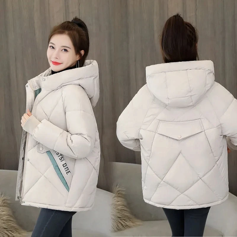 Winter New Women's Padded Jacket 2021 Hooded Thicken Warm Casual Female Parkas Short Solid Fashion Loose Zipper Ladies Coats
Winter New Women's Padded Jacket 2021 Hooded Thicken Warm Casual Female Parkas Short Solid Fashion Loose Zipper Ladies Coats