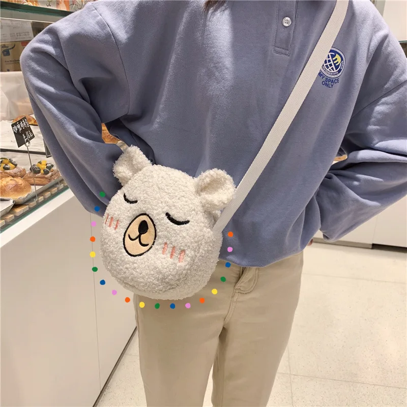 Ladies lamb hair messenger bag 2020 new Women plush bear bag large capacity shoulder small round bag
Ladies lamb hair messenger bag 2020 new Women plush bear bag large capacity shoulder small round bag