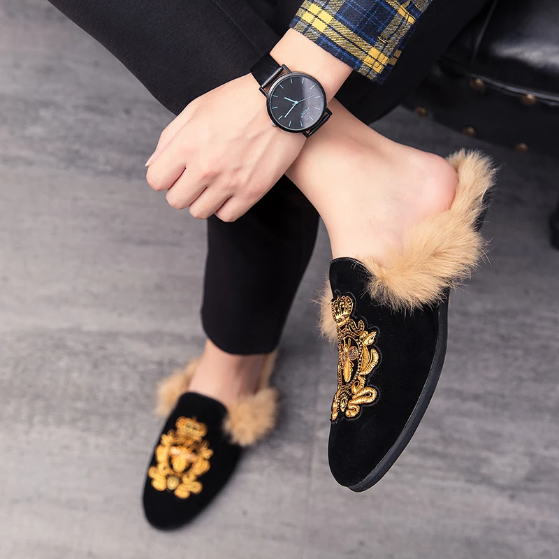 2020 Winter With Fur Casual Men Shoes Black Flats Shoes For Men Fashion Half Drag Mens Loafers Plus Velvet Half slippers for Man
2020 Winter With Fur Casual Men Shoes Black Flats Shoes For Men Fashion Half Drag Mens Loafers Plus Velvet Half slippers for Man