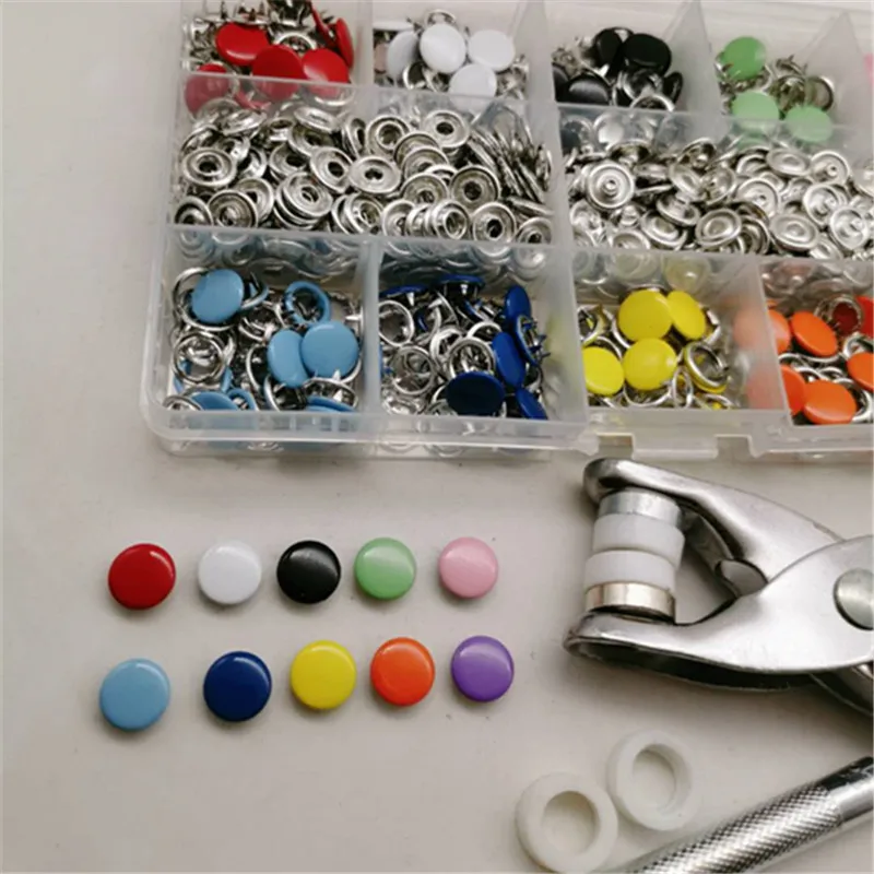200Pcs 9.5Mm Snap Buttonhole Fastener Kit with Hand Pressing Tool for Diy Clothing Crafts 
200Pcs 9.5Mm Snap Buttonhole Fastener Kit with Hand Pressing Tool for Diy Clothing Crafts