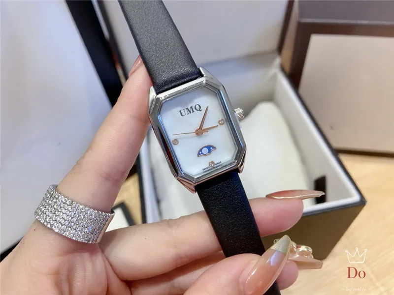 Fashion trend women's quartz watch small square calf leather strap. Fashion people aaa watch 
Fashion trend women's quartz watch small square calf leather strap. Fashion people aaa watch