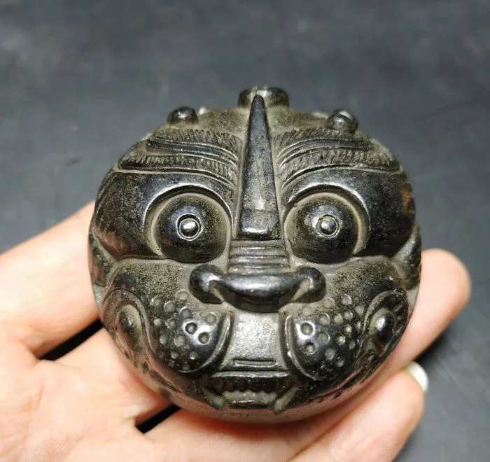 xquisite iron meteorite, auspicious beast, tiger head pendant of Hongshan Culture
xquisite iron meteorite, auspicious beast, tiger head pendant of Hongshan Culture