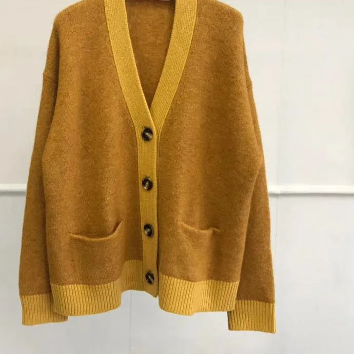 2020 Autumn and Winter New V-neck Long-sleeved Knitted Sweater Jacket Retro Loose Cardigan
2020 Autumn and Winter New V-neck Long-sleeved Knitted Sweater Jacket Retro Loose Cardigan