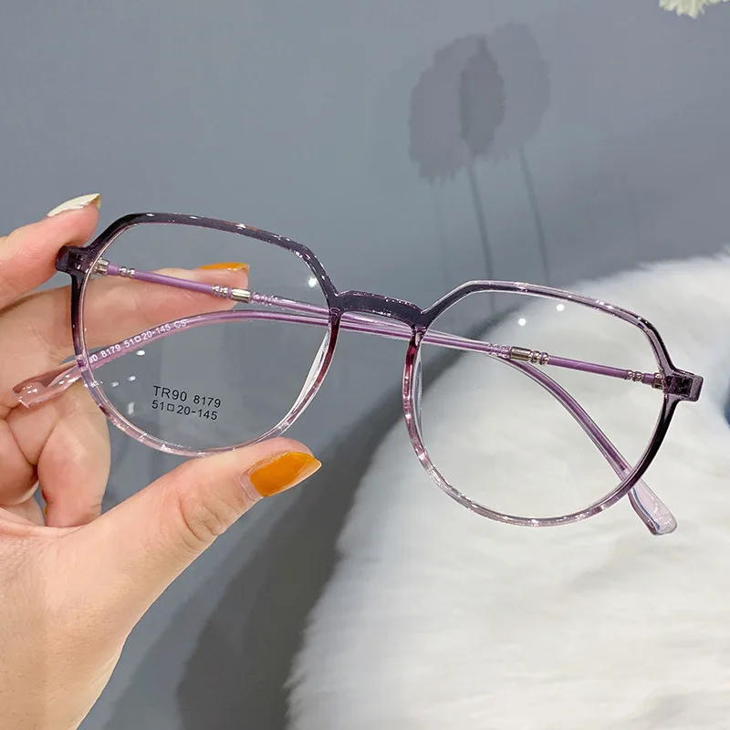 The new TR90 anti-blue glasses fashion trendy myopia glasses frame flat mirror 
The new TR90 anti-blue glasses fashion trendy myopia glasses frame flat mirror