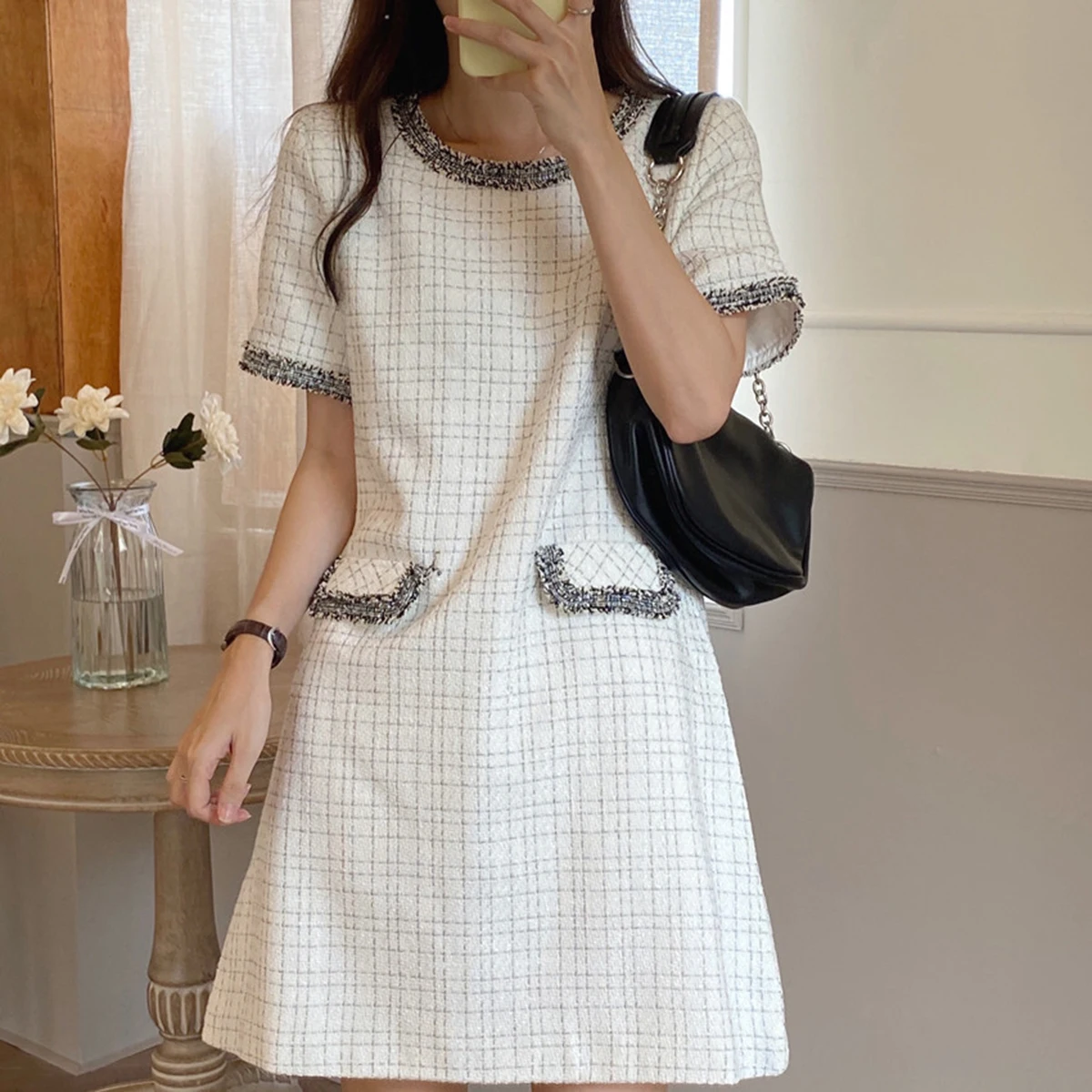 2021 Vintage Elegant Women Summer Dresses Gold Thread Woven Plaid Short Sleeve O-Neck Pocket Mini Dress Casual Simple Slim Skirt
2021 Vintage Elegant Women Summer Dresses Gold Thread Woven Plaid Short Sleeve O-Neck Pocket Mini Dress Casual Simple Slim Skirt