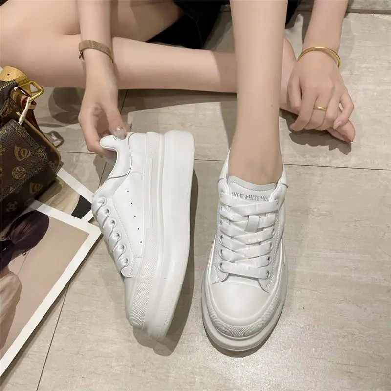 2021 Sneakers Women Comfort Casual Ladies White Vulcanize Shoes Fashion Casual Lace Up Platform Shoes Women Zapatillas Mujer
2021 Sneakers Women Comfort Casual Ladies White Vulcanize Shoes Fashion Casual Lace Up Platform Shoes Women Zapatillas Mujer