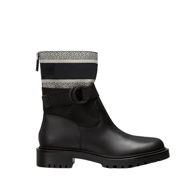 Spring and Autumn New Women's Genuine Leather Letter Embroidery Metal Button Zipper Mixed Colors Ankle Boots Martin Boot Shoes
Spring and Autumn New Women's Genuine Leather Letter Embroidery Metal Button Zipper Mixed Colors Ankle Boots Martin Boot Shoes