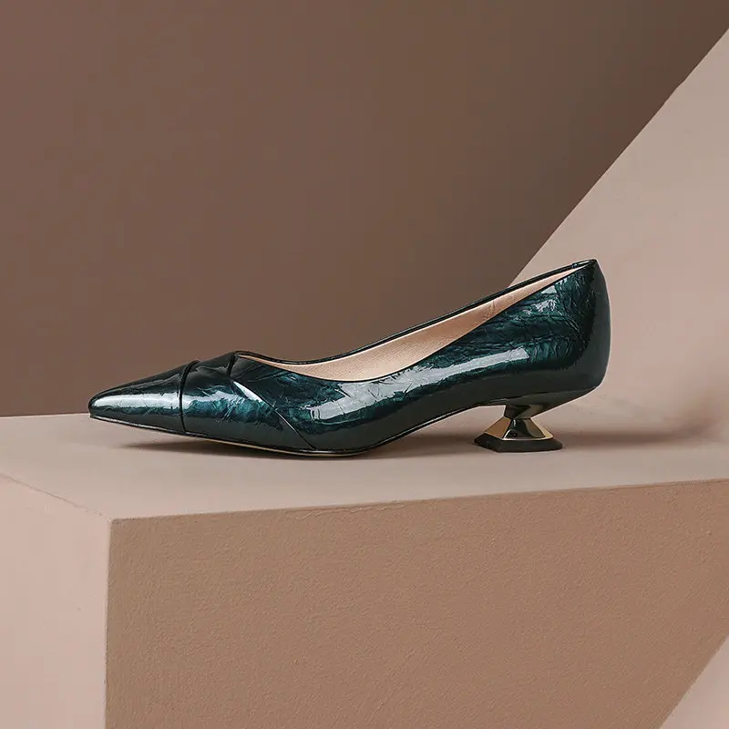 Genuine Cow Patent Leather Women pumps Spring Summer Shoes Women Pointed Toe ladies Pumps Dancing Shoes Woman
Genuine Cow Patent Leather Women pumps Spring Summer Shoes Women Pointed Toe ladies Pumps Dancing Shoes Woman