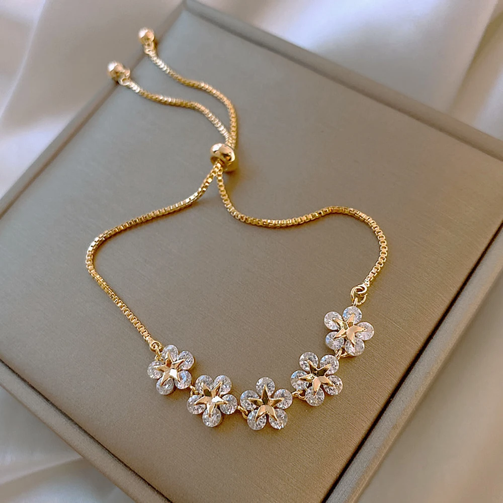 Rhinestone Flower Petal Bracelet Adjustable Metal Chain for Women Girls Fashion Elegant Luxury Wrist Chain Jewelry
Rhinestone Flower Petal Bracelet Adjustable Metal Chain for Women Girls Fashion Elegant Luxury Wrist Chain Jewelry