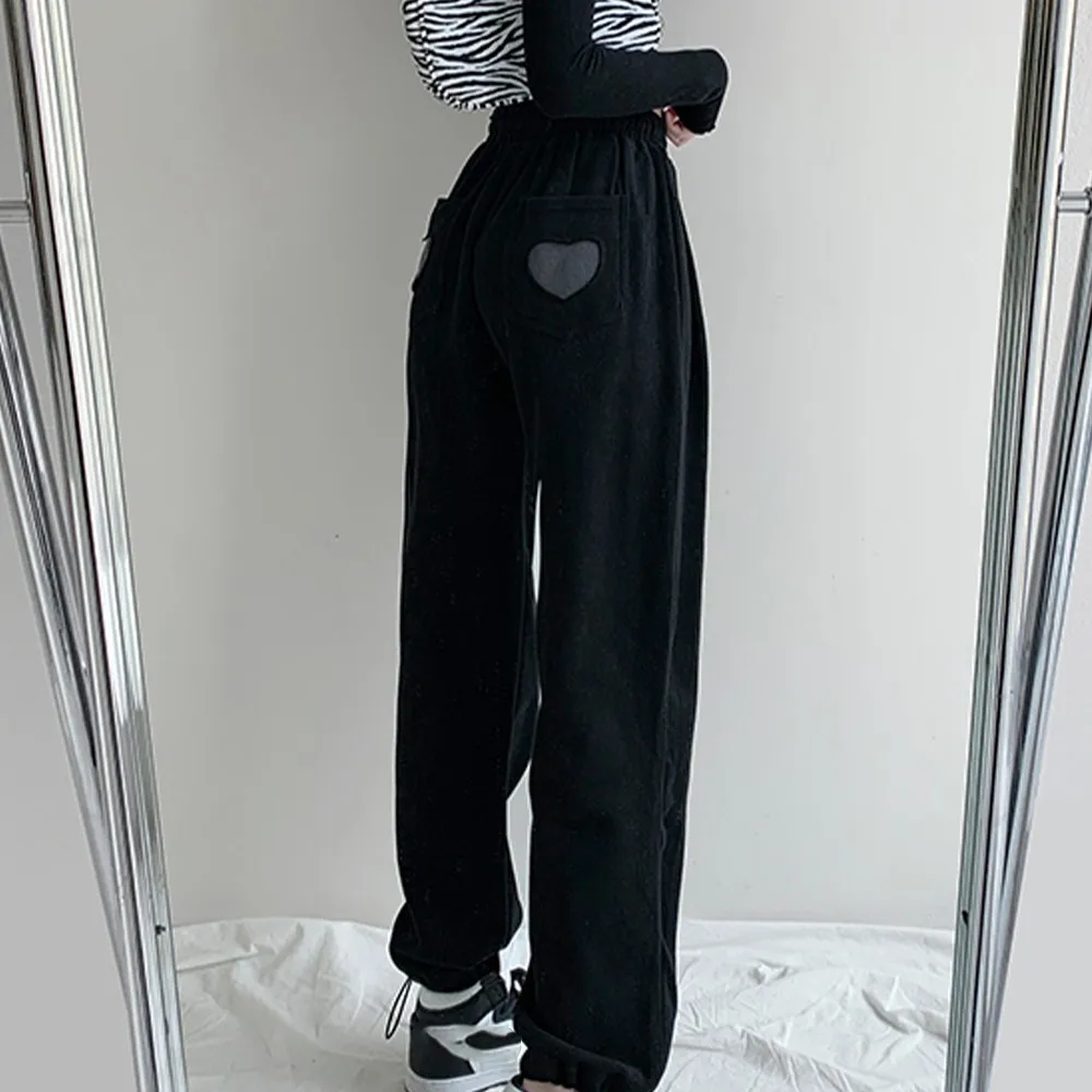 Y2K Tapered Pants Cool Girl Harajuku Sports Heart Pocket Pants Fashion Cotton Jogging Sweatpant Streetwear Casual Pants Trousers
Y2K Tapered Pants Cool Girl Harajuku Sports Heart Pocket Pants Fashion Cotton Jogging Sweatpant Streetwear Casual Pants Trousers