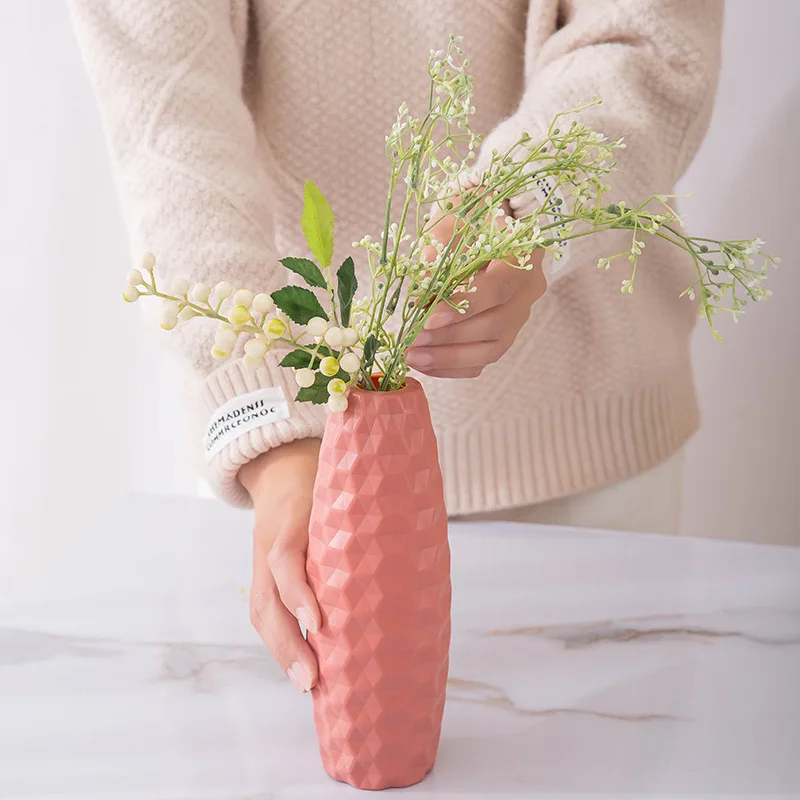 Nordic Style Imitation Ceramic Vase Plastic Vase Decoration Living Room Flower Arrangement Home Creative Vase
Nordic Style Imitation Ceramic Vase Plastic Vase Decoration Living Room Flower Arrangement Home Creative Vase