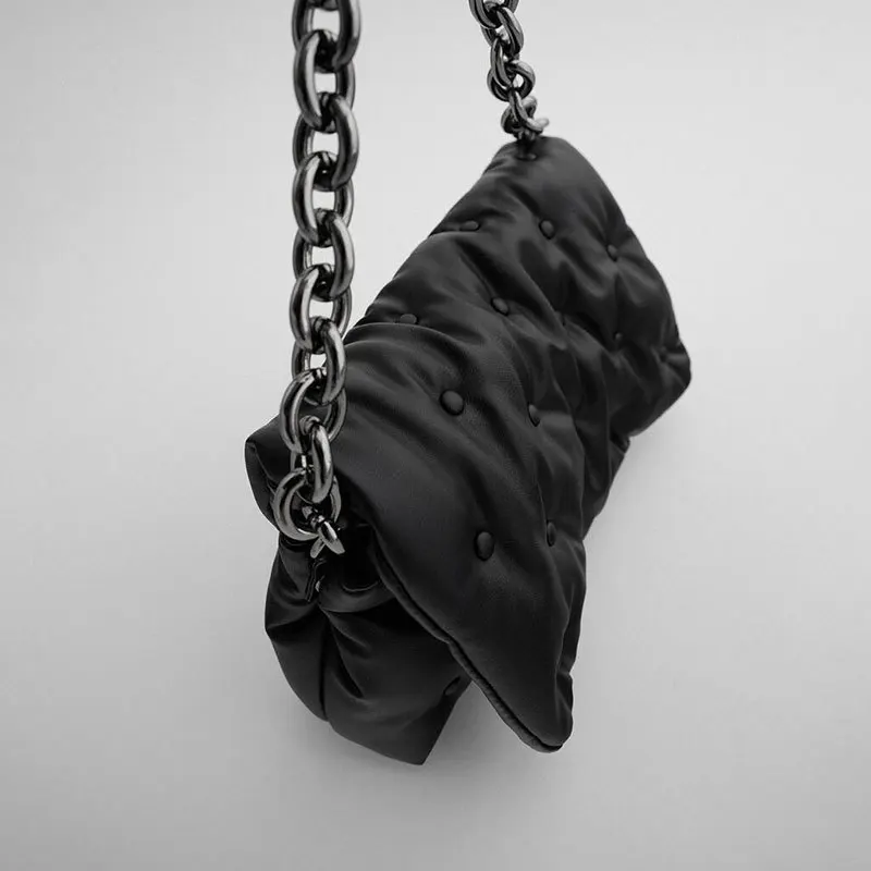 Famous Fashion Designer Bags Luxury Thick Chains Women Shoulder Bags Denim Messenger Bag Purses and Handbags for Women 2020
Famous Fashion Designer Bags Luxury Thick Chains Women Shoulder Bags Denim Messenger Bag Purses and Handbags for Women 2020