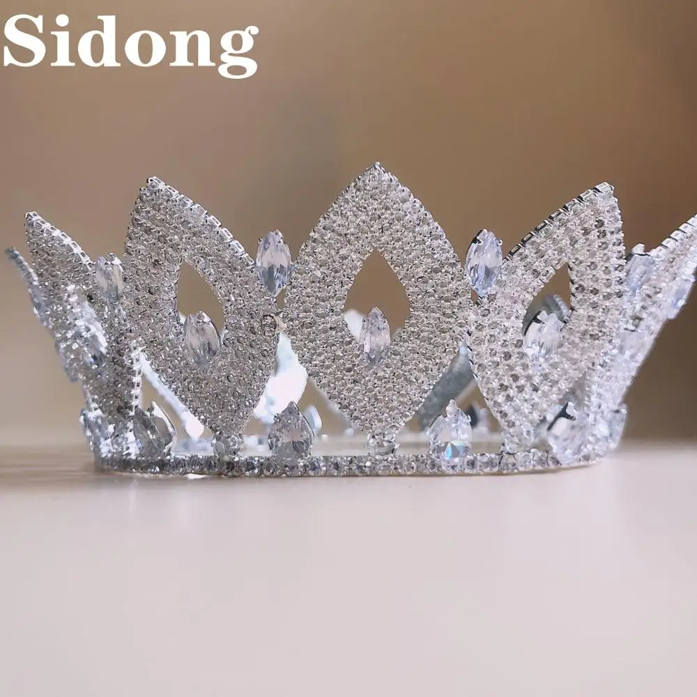 Fashion princess crown headdress ladies luxury exquisite eye shape crystal jewelry Bridesmaid Wedding crown
Fashion princess crown headdress ladies luxury exquisite eye shape crystal jewelry Bridesmaid Wedding crown