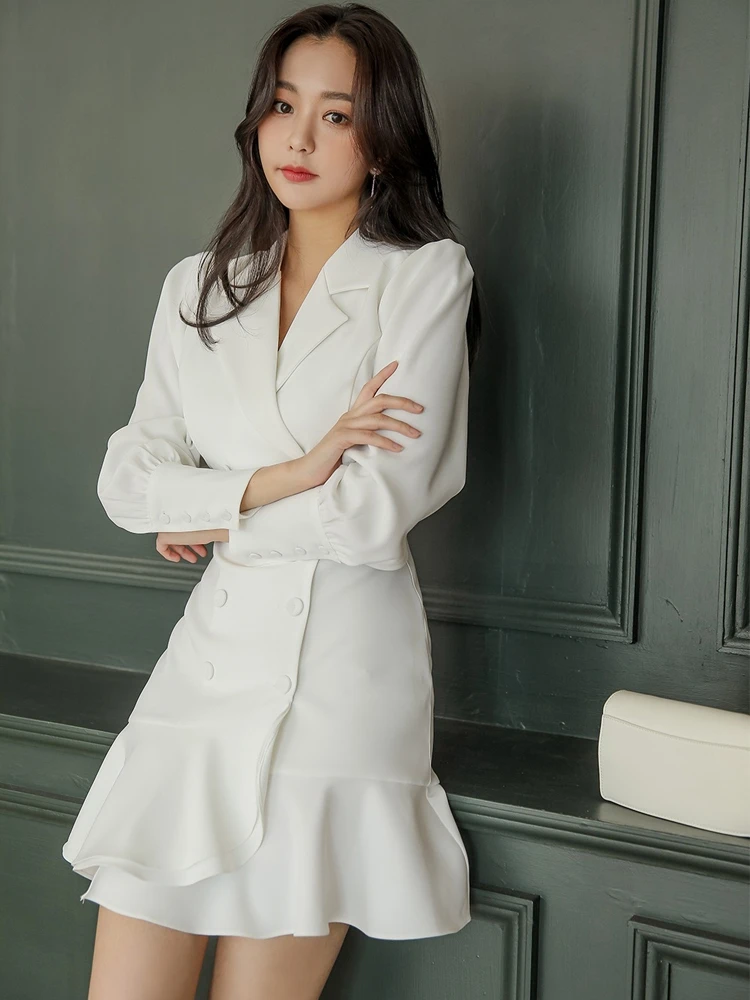 Autumn Vintage Black/White Dresses Suit collar Double-breasted Ruffles Office Party Sexy Elegant Simple Series Dress
Autumn Vintage Black/White Dresses Suit collar Double-breasted Ruffles Office Party Sexy Elegant Simple Series Dress