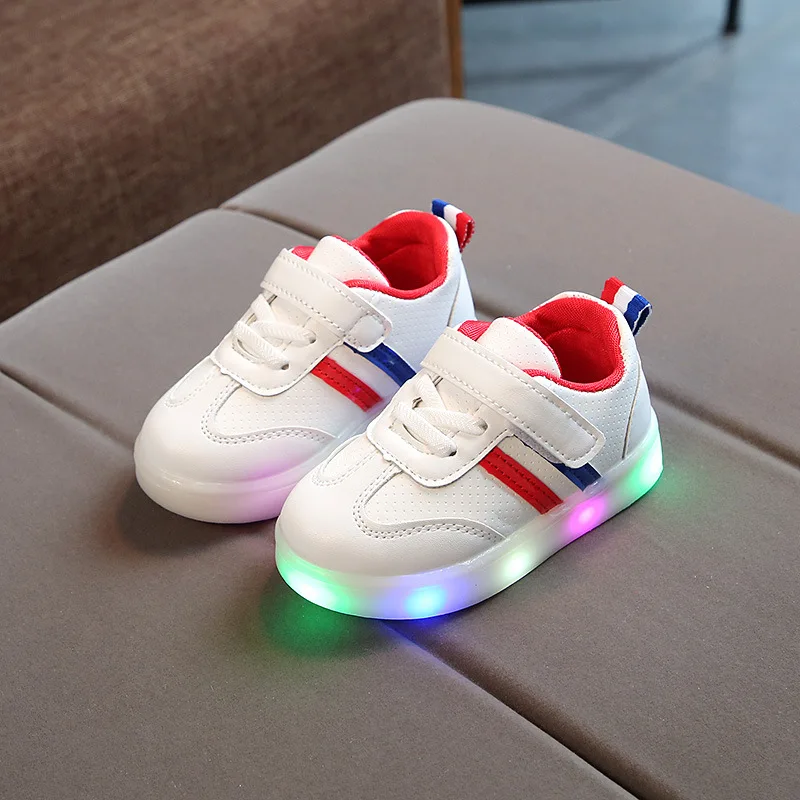 Size 21-30 Children LED Shoes for Boys Glowing Sneakers for Baby Girls Toddler Shoes with Light up sole Luminous Sneakers tenis
Size 21-30 Children LED Shoes for Boys Glowing Sneakers for Baby Girls Toddler Shoes with Light up sole Luminous Sneakers tenis