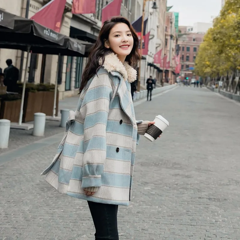 Lamb wool plaid stitching woolen coat women's 2021 spring and winter new mid-length and cotton warm woolen coat trench
Lamb wool plaid stitching woolen coat women's 2021 spring and winter new mid-length and cotton warm woolen coat trench