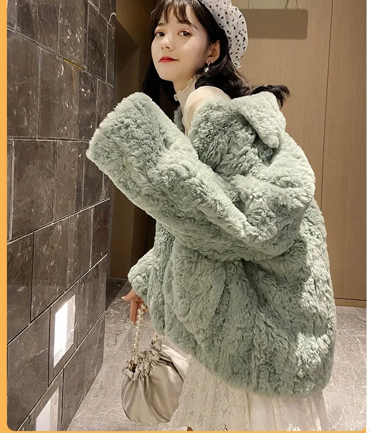 Plush jacket women winter short 2021 new Korean version of loose lamb wool faux fur leopard print fur coat women winter
Plush jacket women winter short 2021 new Korean version of loose lamb wool faux fur leopard print fur coat women winter
