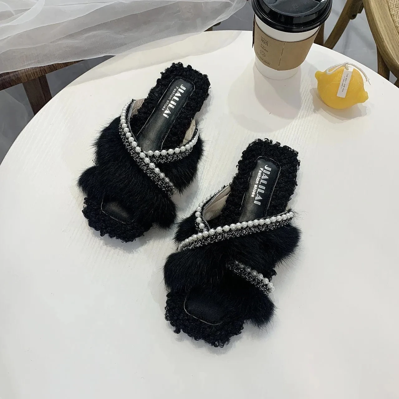 Women Fox Fur Slippers Real Fox Fur Slides Lovely Plush Slippers Woman Summer Home Sandals Women Fur Slides Furry Flip Flops Hot
Women Fox Fur Slippers Real Fox Fur Slides Lovely Plush Slippers Woman Summer Home Sandals Women Fur Slides Furry Flip Flops Hot