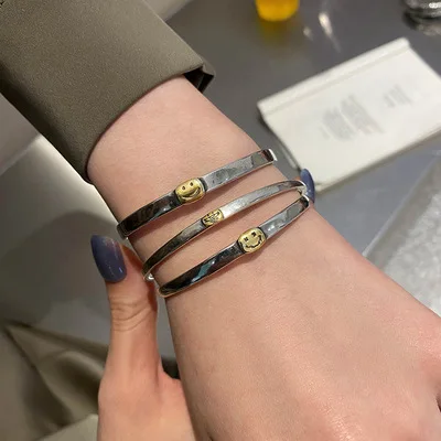 Fashion And personality Smiling Face Jewelry Bracelet For Gorgeous Women Simple Jewelry Tide Retro Star Bracelet 2021 Style 
Fashion And personality Smiling Face Jewelry Bracelet For Gorgeous Women Simple Jewelry Tide Retro Star Bracelet 2021 Style