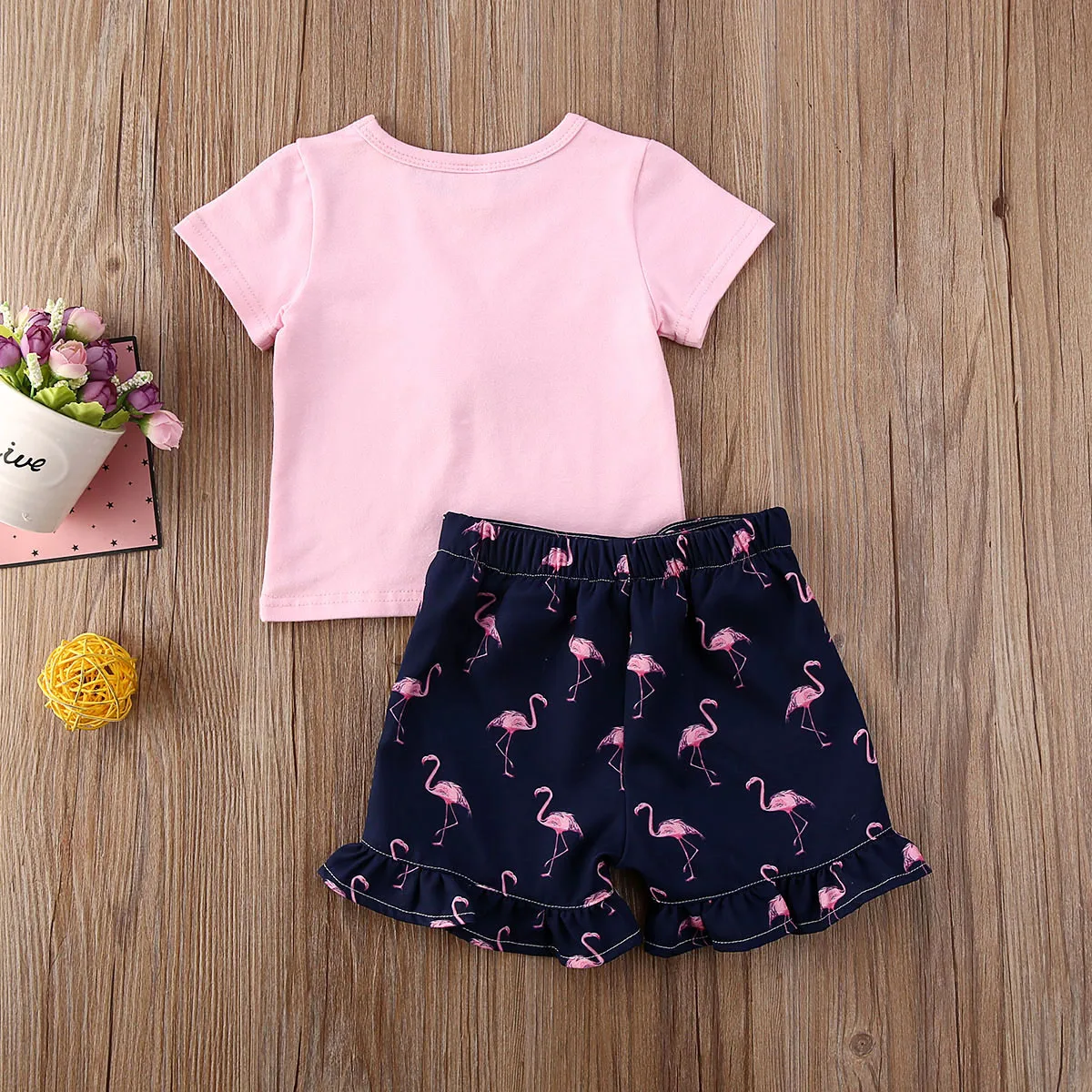 Kids Baby Girl Summer Flamingos Outfits Short Sleeve Tops T-shirt Bow-knot Shorts Clothes Set
Kids Baby Girl Summer Flamingos Outfits Short Sleeve Tops T-shirt Bow-knot Shorts Clothes Set
