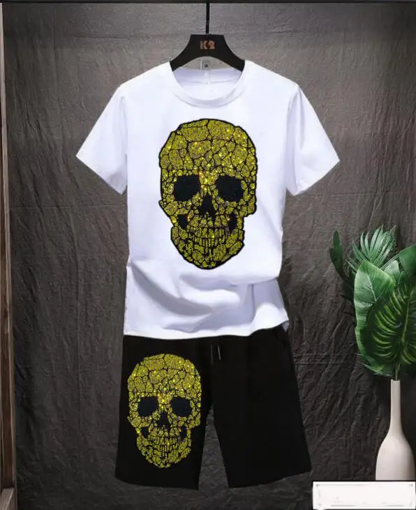 Спортивный костюм мужской с коротким рукавом, облегающий популярный костюм из 2 предметов, стразы, мужской летний костюм с круглым вырезом
Спортивный костюм мужской с коротким рукавом, облегающий популярный костюм из 2 предметов, стразы, мужской летний костюм с круглым вырезом