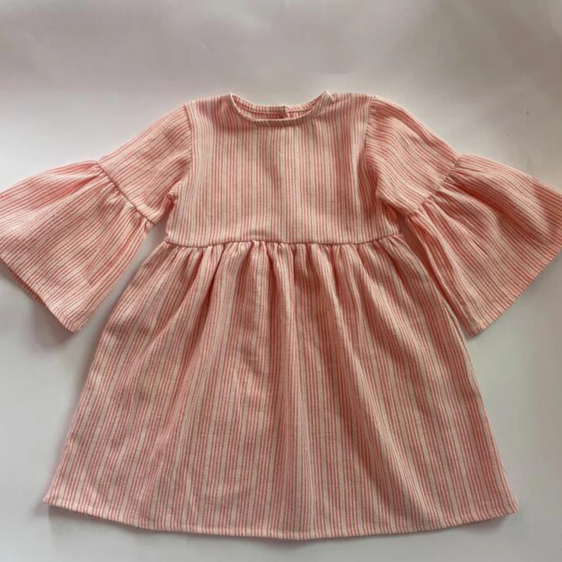 Европейское и американское весенне-осеннее детское платье принцессы из хлопка и льна в полоску с рукавами-фонариками трапециевидного силуэта для девочек
Европейское и американское весенне-осеннее детское платье принцессы из хлопка и льна в полоску с рукавами-фонариками трапециевидного силуэта для девочек