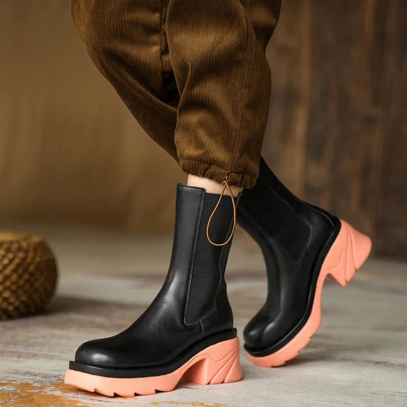 Genuine Leather Autumn Winter Fashion Women Ankle Boots Slip-on Concise Round Toe Thick Heels Casual Platforms Shoes for Woman
Genuine Leather Autumn Winter Fashion Women Ankle Boots Slip-on Concise Round Toe Thick Heels Casual Platforms Shoes for Woman