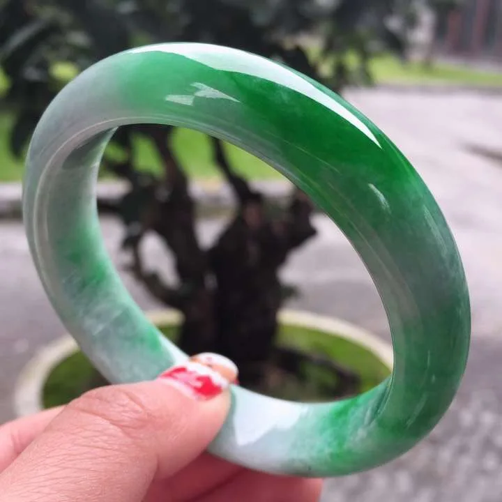 Send Certificate Natural and Burma Jade A-Class 54-62mm Light Green Two-Color Jade Bracelet Exquisite Princess Bracelet Send Mom
Send Certificate Natural and Burma Jade A-Class 54-62mm Light Green Two-Color Jade Bracelet Exquisite Princess Bracelet Send Mom
