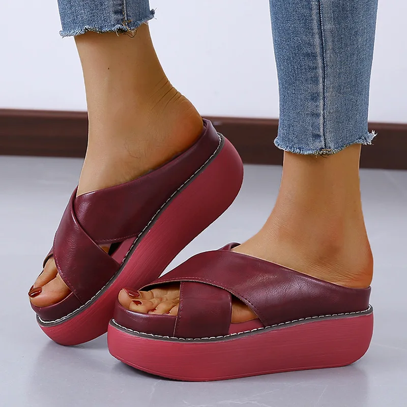 2021 Spring Summer Women Slides PU Fashion Home Slippers Rhinestone Brand Increasing 5cm Slippers Lady Black Casual Shoes ZS2500
2021 Spring Summer Women Slides PU Fashion Home Slippers Rhinestone Brand Increasing 5cm Slippers Lady Black Casual Shoes ZS2500